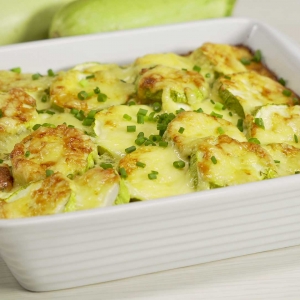 Кабачки запеченные с грибами под сыром