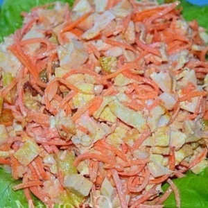 Салат с куриным филе, корейской морковкой
