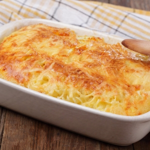 Запеканка творожная с зеленью и сыром