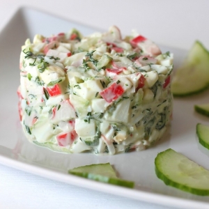 Салат с крабовыми палочками