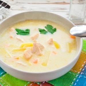 Сырный суп с индейкой и фунчозой