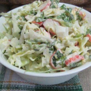 Салат из капусты б/к с крабовыми палочками