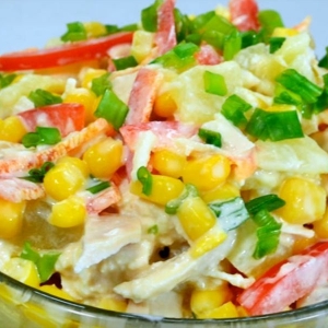 Салат с пекинской капустой, ветчиной и болгарским перцем