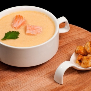 Крем-суп из лосося с цветной капустой