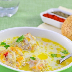 Крем-суп сырный с мясными фрикадельками
